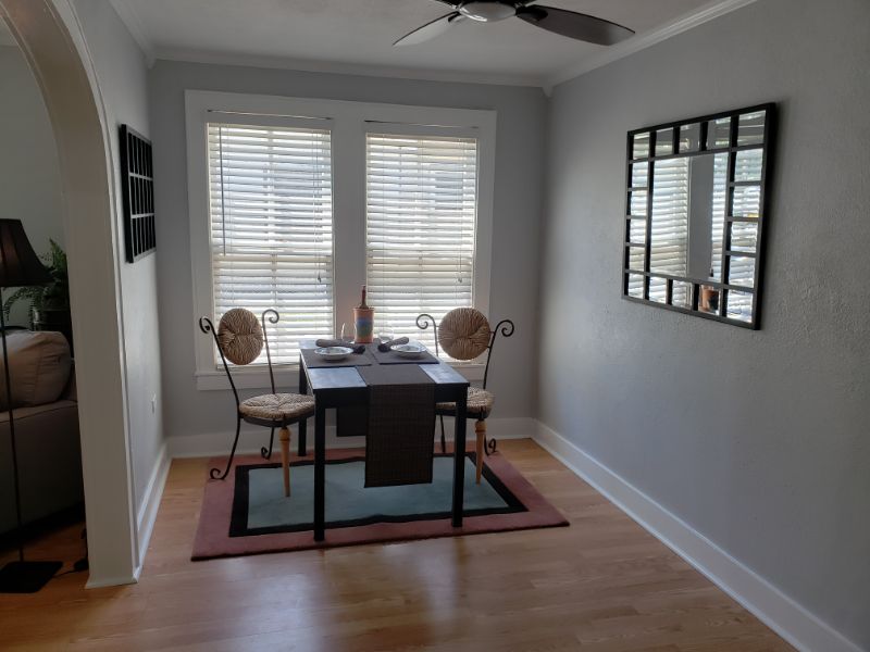 Charming Close 2 Bed 1 Bath - Photo 3