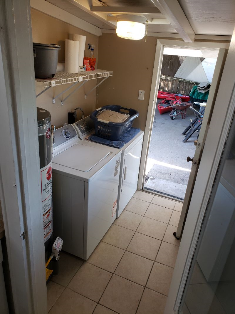 Charming  Close 2 Bed 1 Bath - Photo 12
