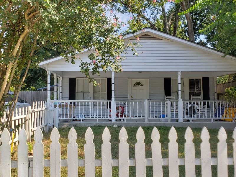 Charming  Close 2 Bed 1 Bath