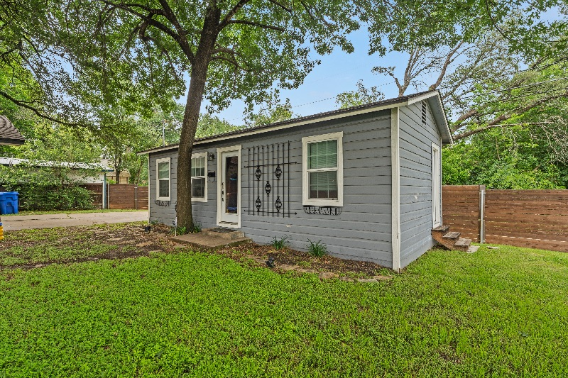 Cozy Modern Home in Central Waco Neighborhood Furnished Finder