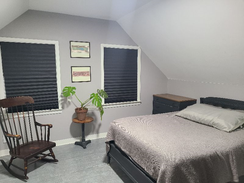2nd Floor Apartment (private entrance/ 1br, full bath,kitchenette, lounge) - Photo 2