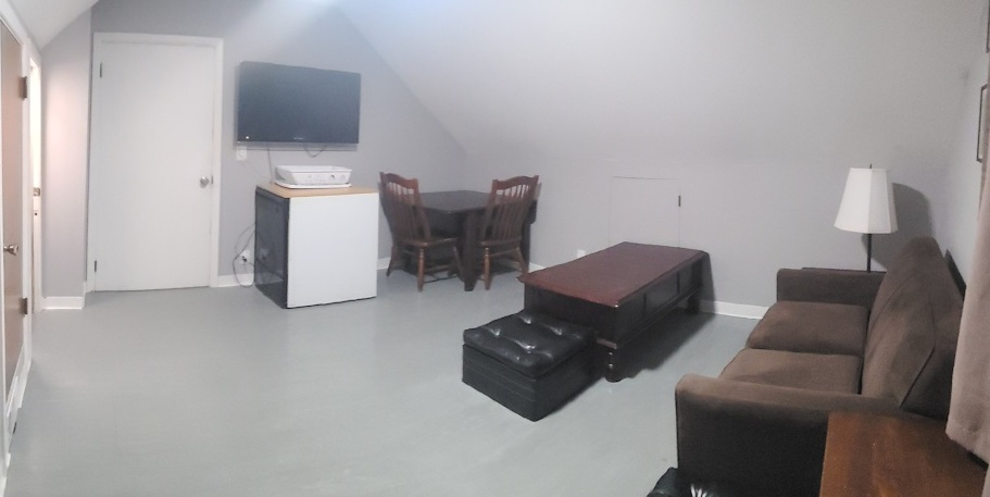 2nd Floor Apartment (private entrance/ 1br, full bath,kitchenette, lounge) - Photo 11