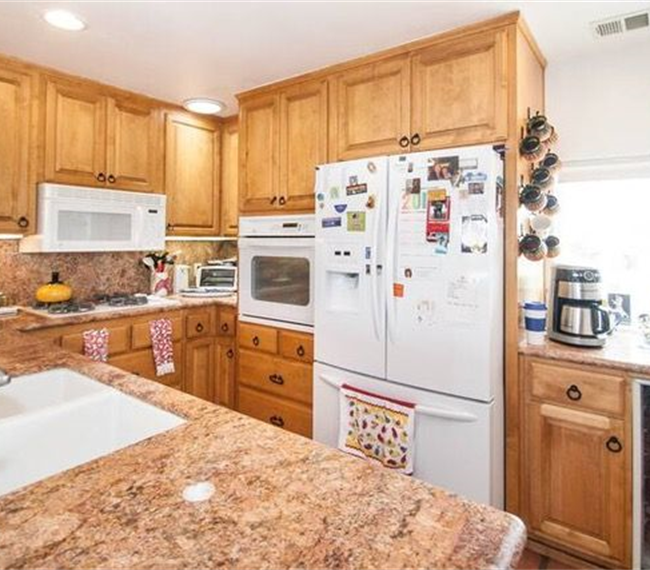 Bedrooms Available in Amazing Mission Bay Home - Just a short stroll to the beach - Photo 6