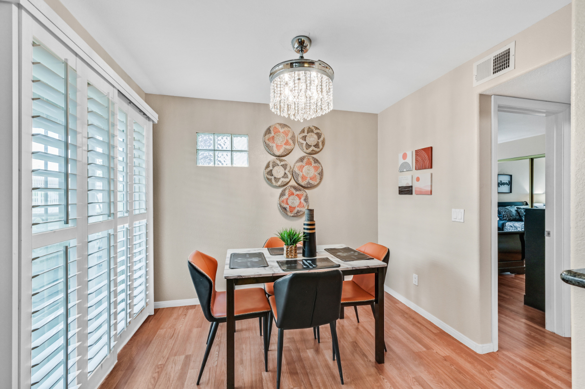 Beautiful 2 Bedroom 2 bath Condo - Photo 4