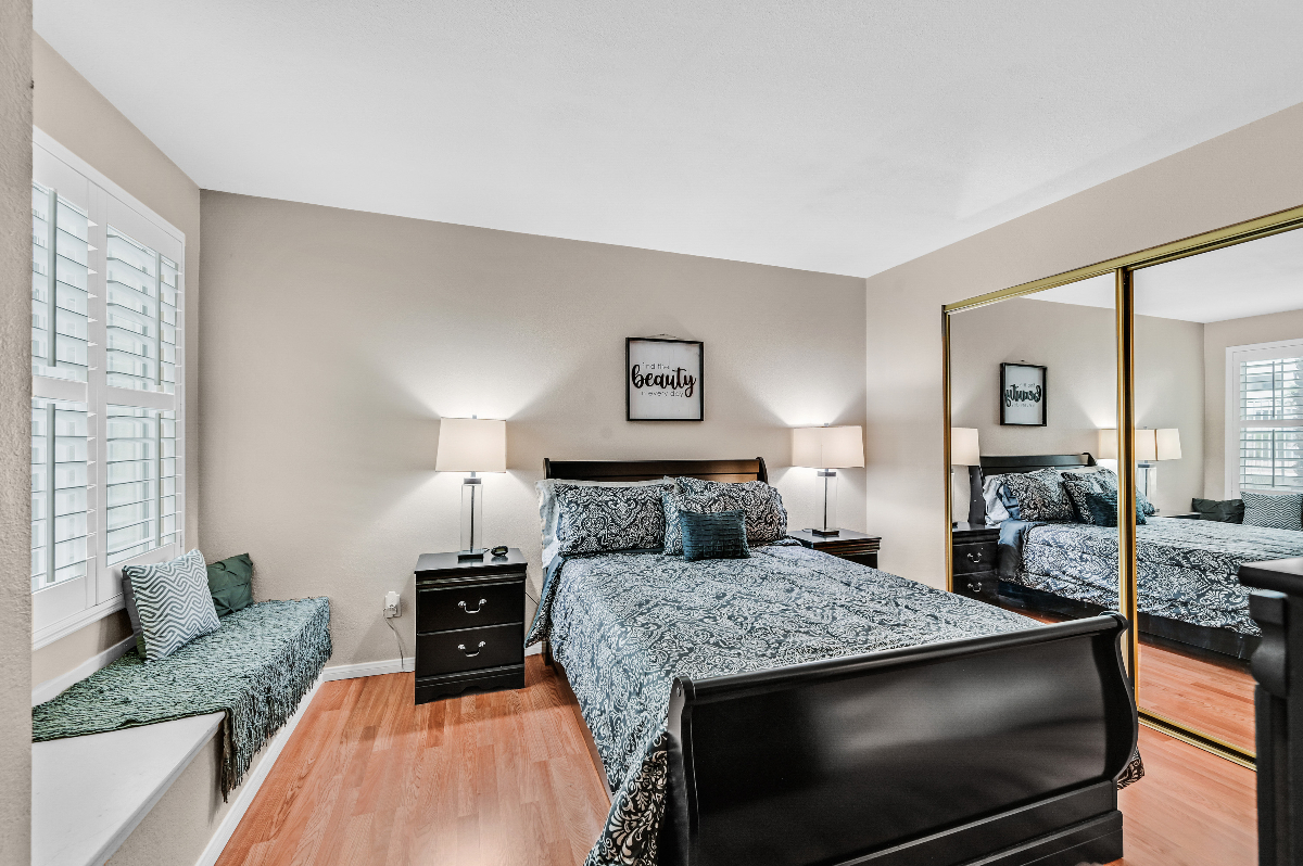 Beautiful 2 Bedroom 2 bath Condo - Photo 11
