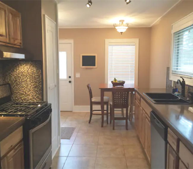 Craftsman Home Close to the Hospital and Downtown - Photo 8