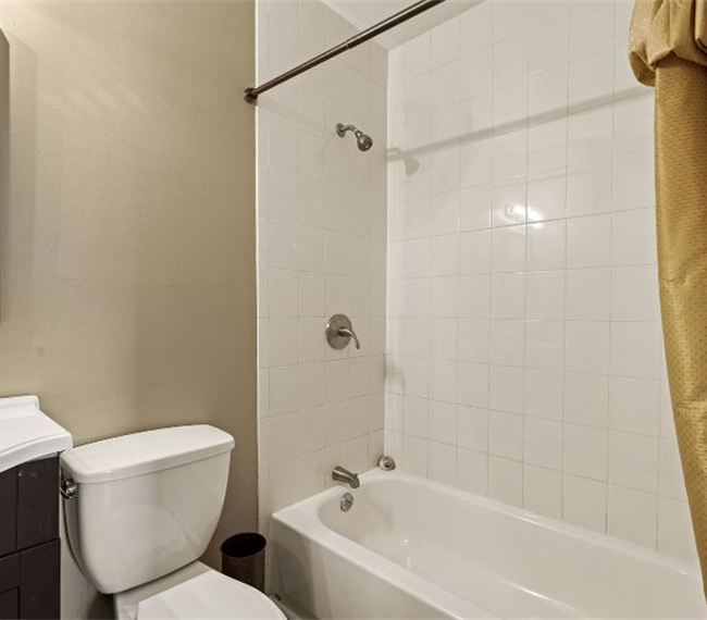 Newly Renovated, Spacious, 1 Bedroom Basement Apartment - Photo 9