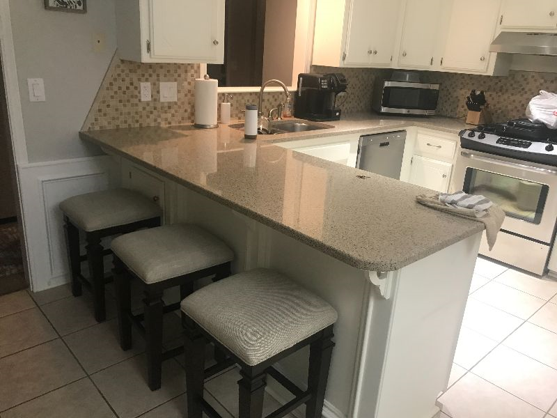 3 Bedroom home updated in 2021 including new roof, fresh paint, with completely new furnishings at t - Photo 10
