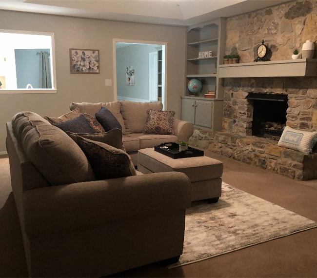 3 Bedroom home updated in 2021 including new roof, fresh paint, with completely new furnishings at t - Photo 4