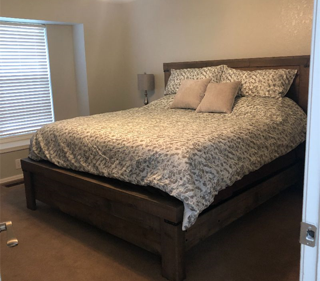 3 Bedroom home updated in 2021 including new roof, fresh paint, with completely new furnishings at t - Photo 7