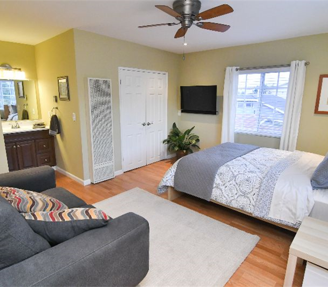 Lovely Townhouse, Fun Area - Photo 4