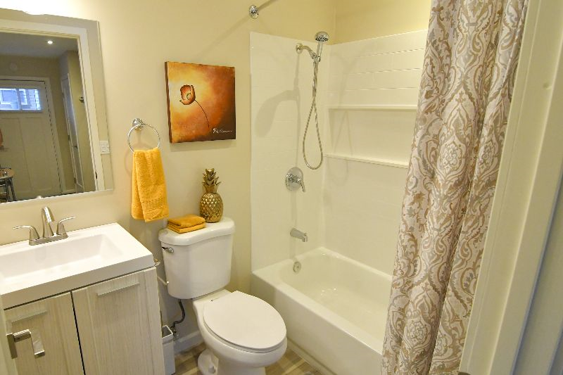 Lovely Townhouse, Fun Area - Photo 6