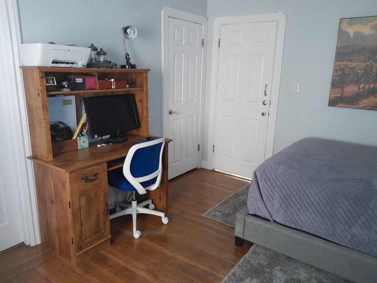 FURNISHED ROOM WITH PRIVATE ENTRANCE - Photo 2
