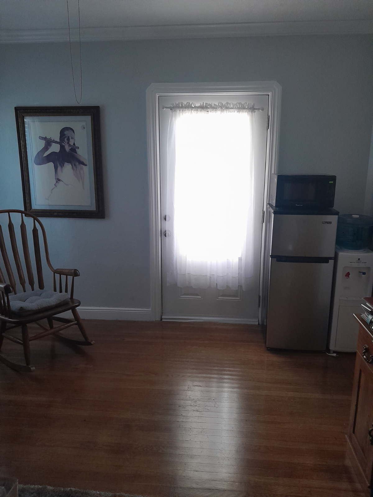 FURNISHED ROOM WITH PRIVATE ENTRANCE - Photo 3