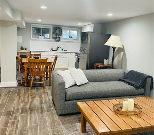 Modern garden apartment in the heart of Petworth - Photo 5