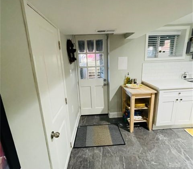 Modern garden apartment in the heart of Petworth - Photo 9