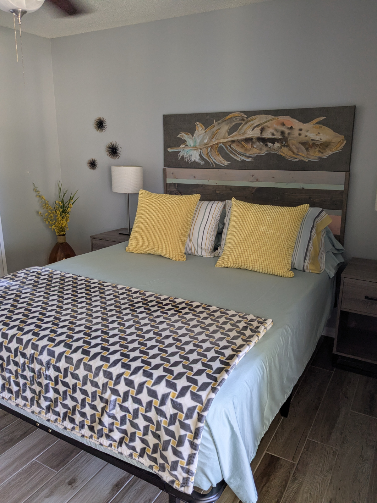 Quiet 1-bedroom condo in lush settings close to hospitals - Photo 9
