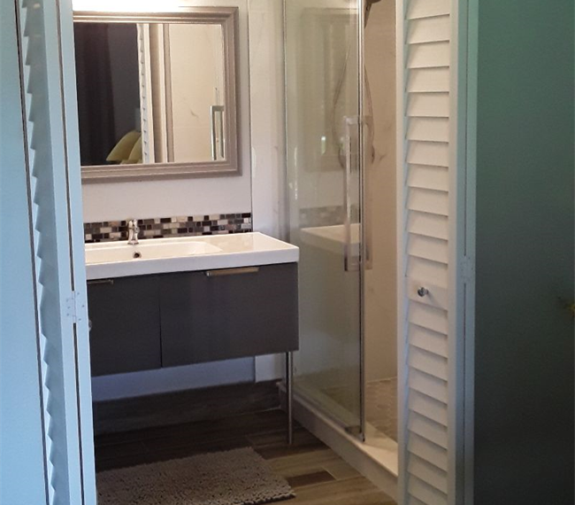Quiet 1-bedroom condo in lush settings close to hospitals - Photo 7