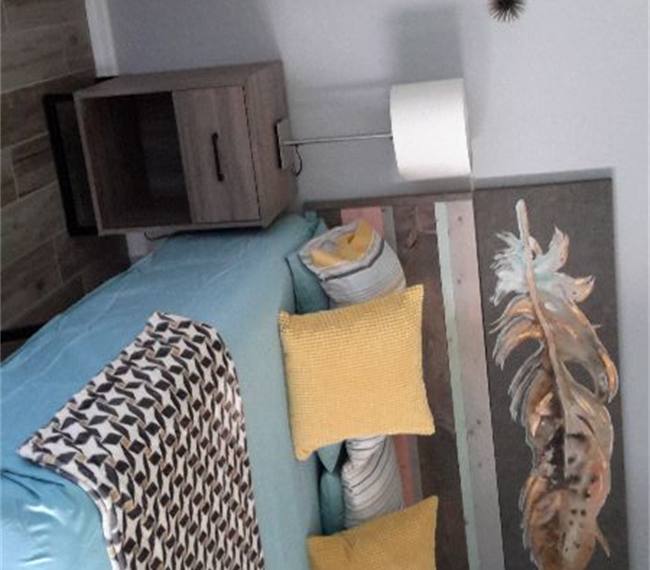 Quiet 1-bedroom condo in lush settings close to hospitals - Photo 5