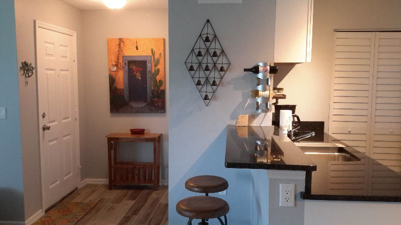 Quiet 1-bedroom condo in lush settings close to hospitals - Photo 2