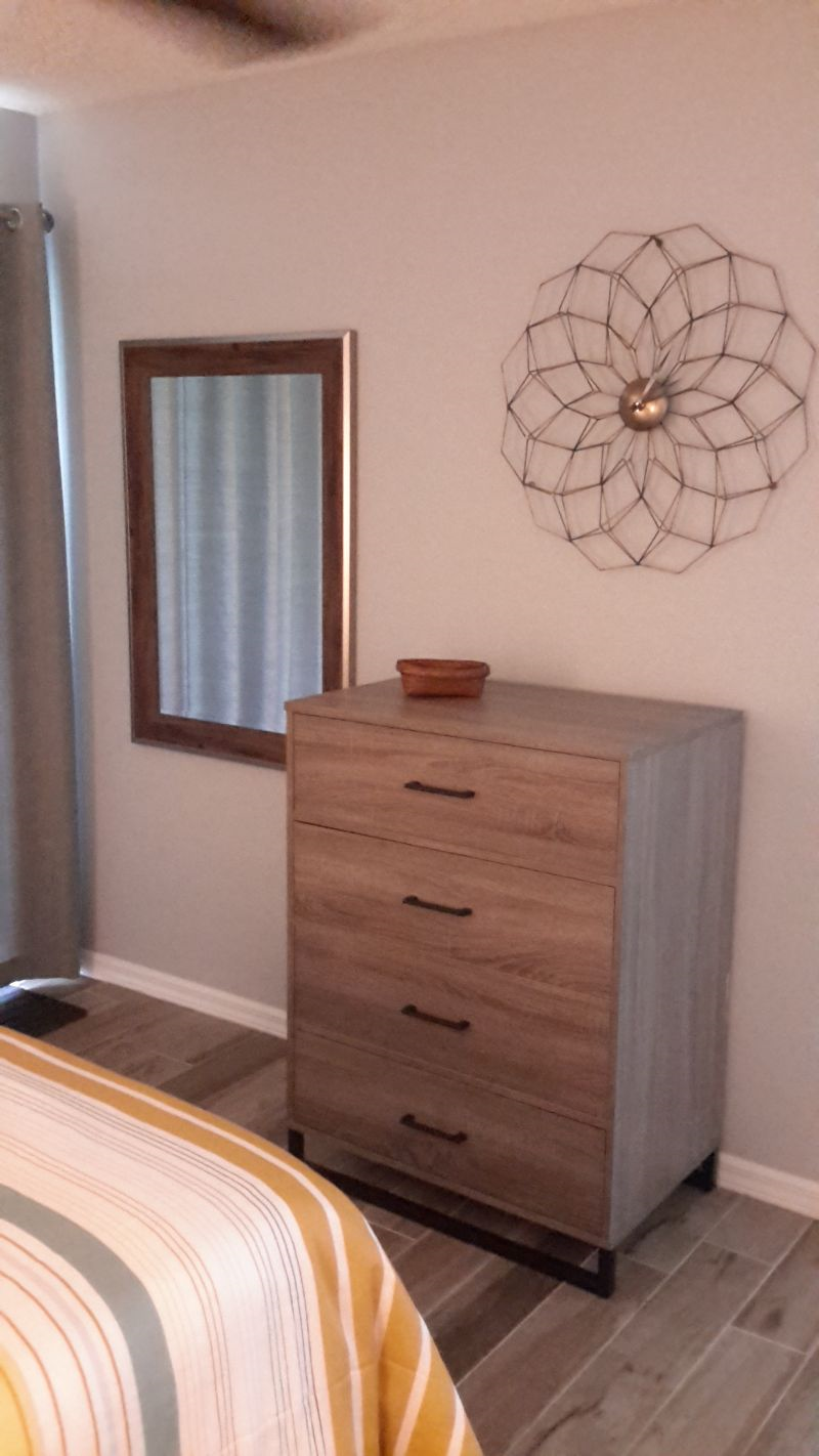 Quiet 1-bedroom condo in lush settings close to hospitals - Photo 6