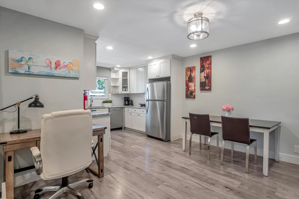 1 bedroom 1 bath private unit full kitchen