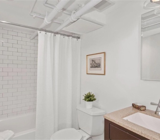 4 Br/3Ba Rowhouse just minutes from Hospitals! - Photo 9