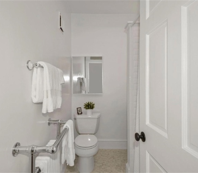 4 Br/3Ba Rowhouse just minutes from Hospitals! - Photo 12