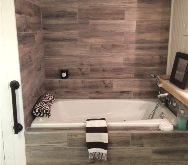 NY room available in lovely Hamlet of Essexs NY - Photo 3