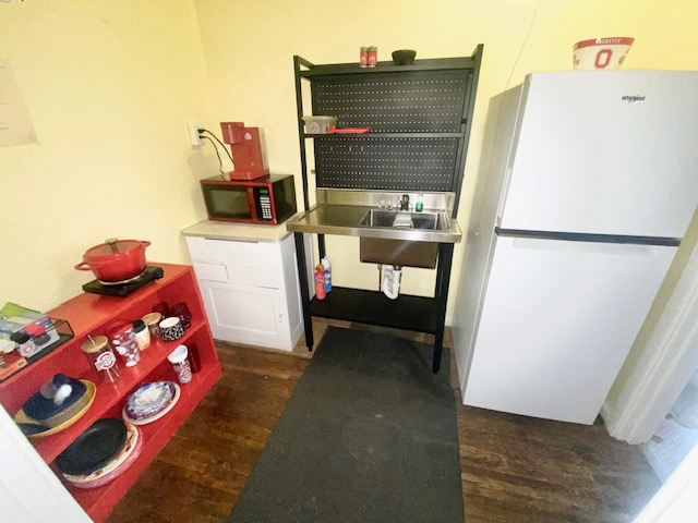 Cozy Studio A20  //  Roomy One Bdrm A //Spacious Studio 100//Tree View Studio B31 / Premium Courtyar - Photo 4