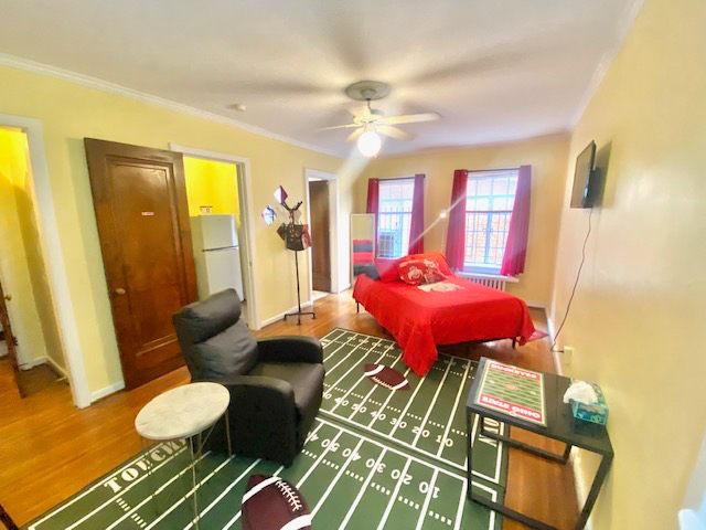Cozy Studio A20  //  Roomy One Bdrm A //Spacious Studio 100//Tree View Studio B31 / Premium Courtyard Studio