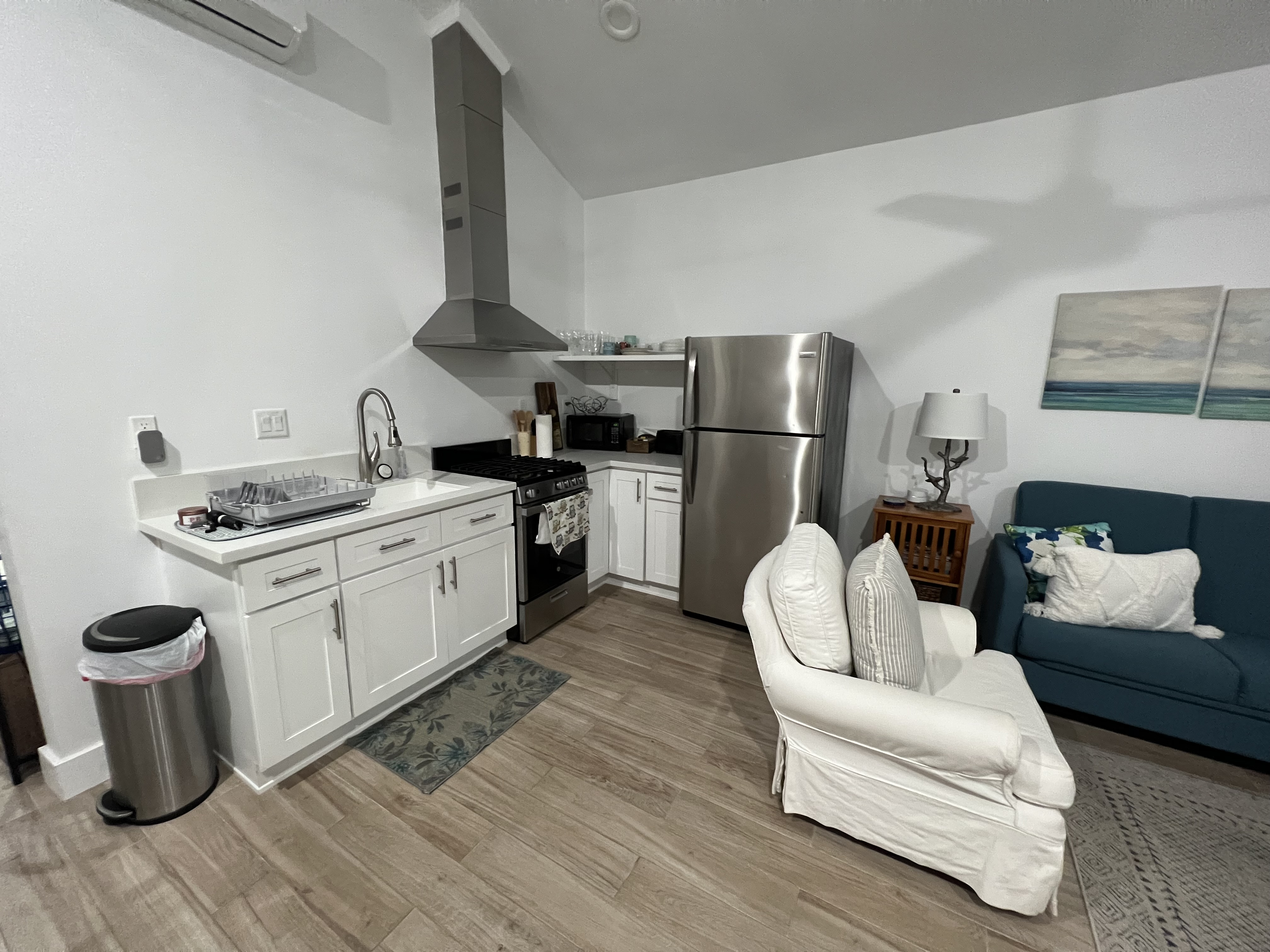 City Retreat- Private Studio- Tranquil Living! - Photo 3