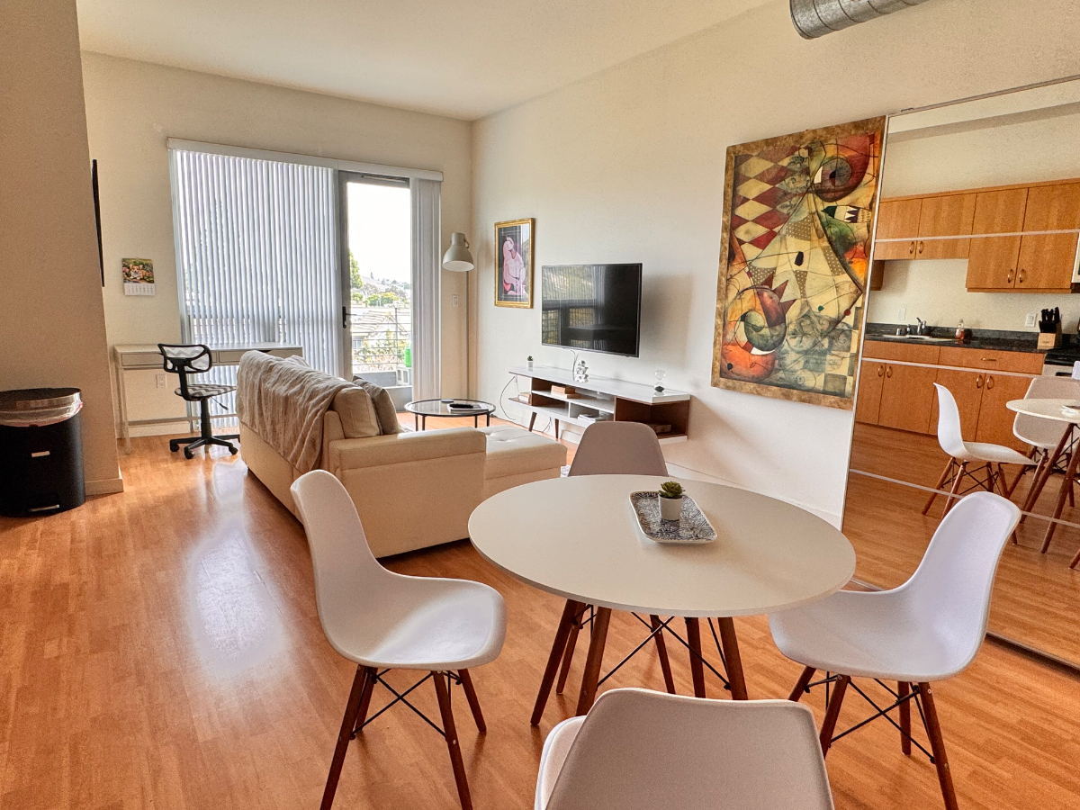 Large Unit with Astonishing View, WD/AC/Parking - Photo 4