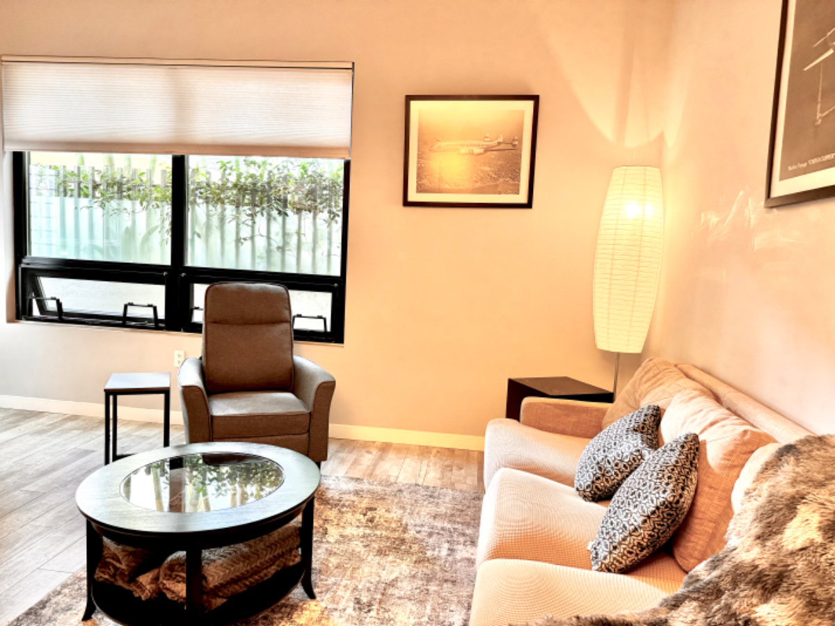 Large Unit with Astonishing View, WD/AC/Parking - Photo 6