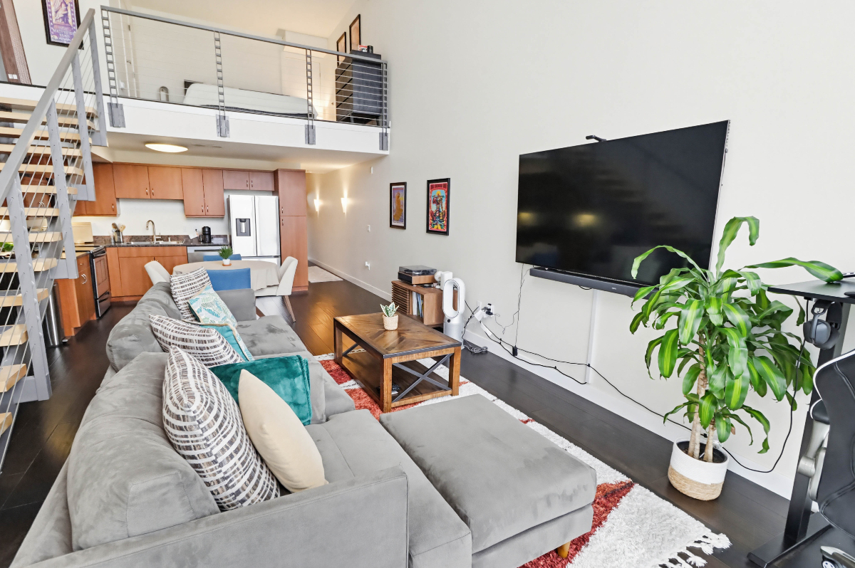 Large Unit with Astonishing View, WD/AC/Parking - Photo 6