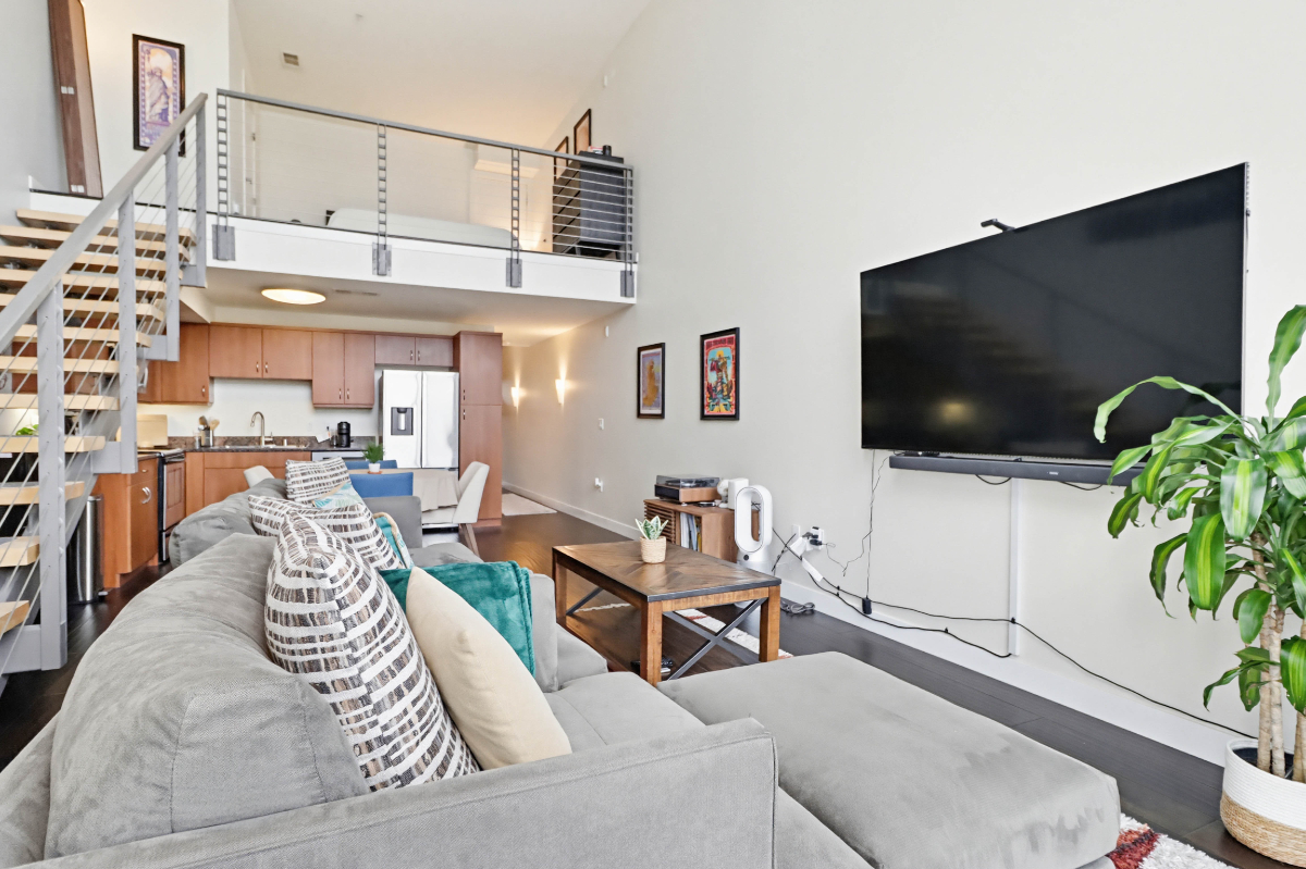 Large Unit with Astonishing View, WD/AC/Parking - Photo 5
