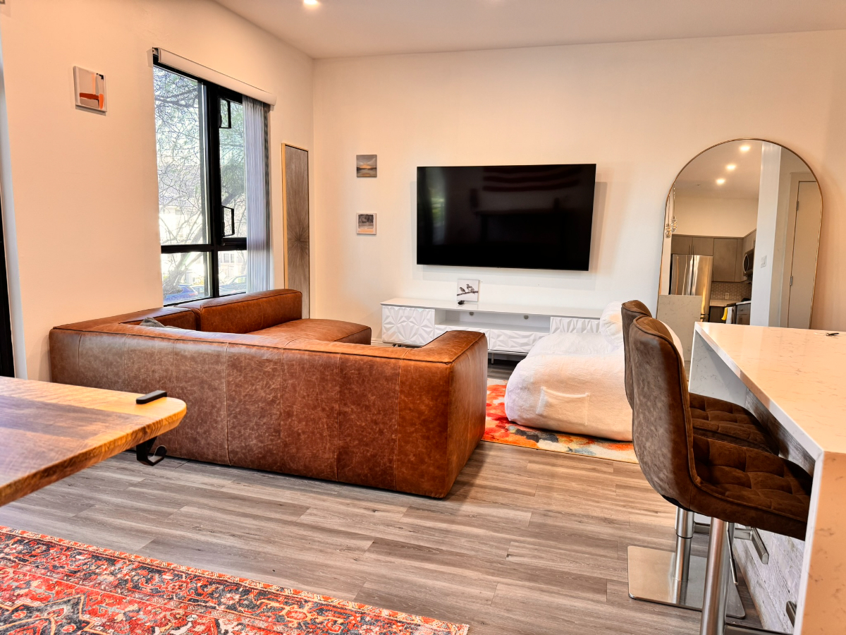Recently Remodeled Modern  2BR 2BTH with Patio