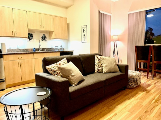 Large Unit with Astonishing View, WD/AC/Parking - Photo 6