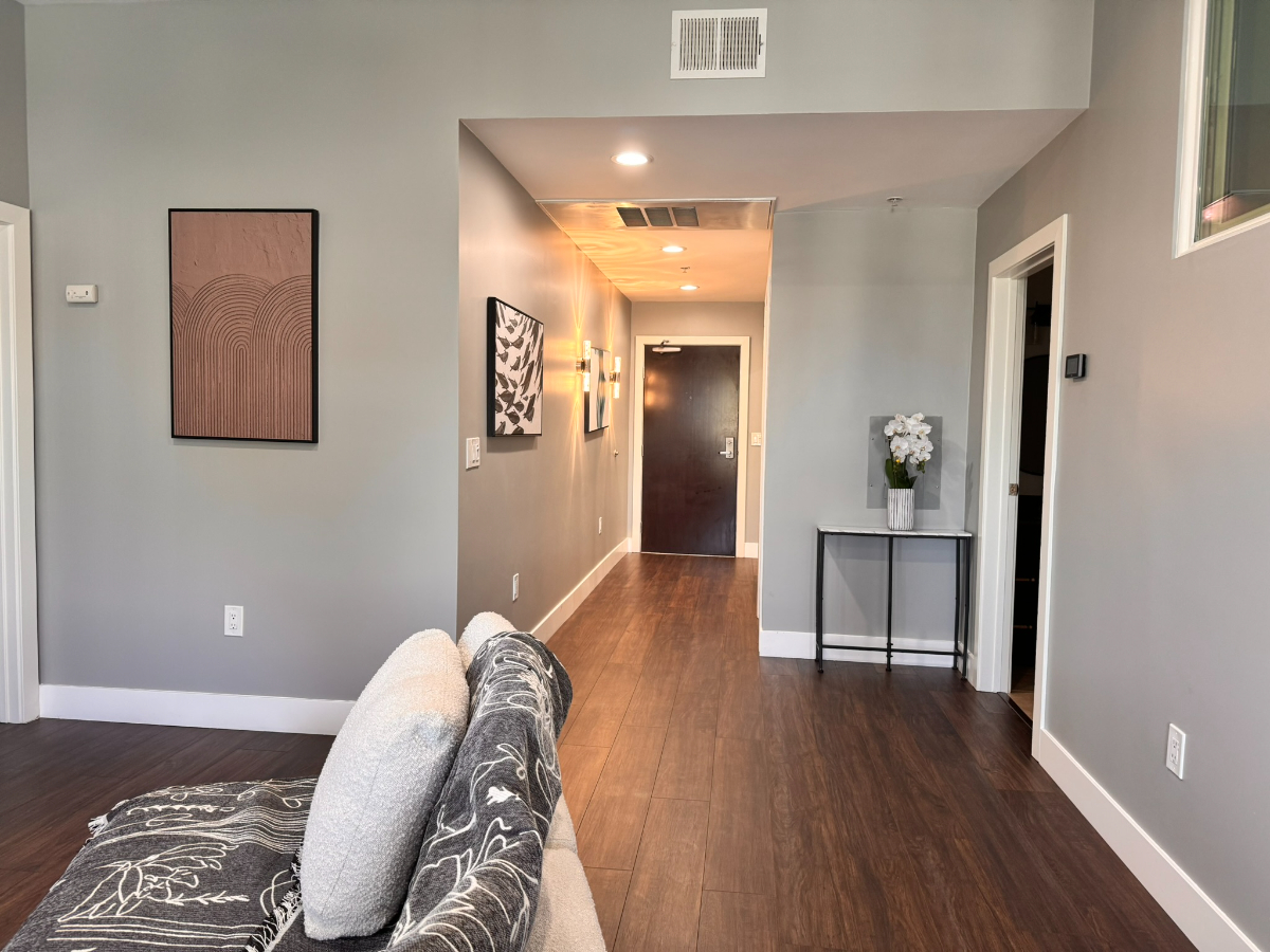 Large Unit with Astonishing View, WD/AC/Parking - Photo 4