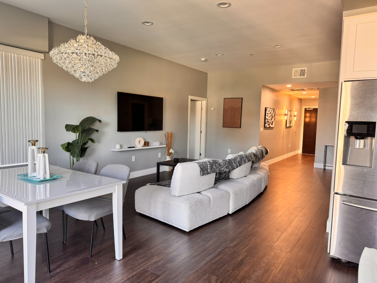 Large Unit with Astonishing View, WD/AC/Parking - Photo 5