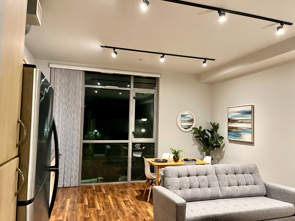 Large Unit with Astonishing View, WD/AC/Parking - Photo 4