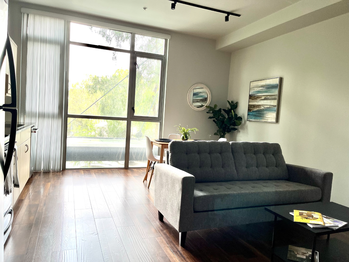 Large Unit with Astonishing View, WD/AC/Parking - Photo 2
