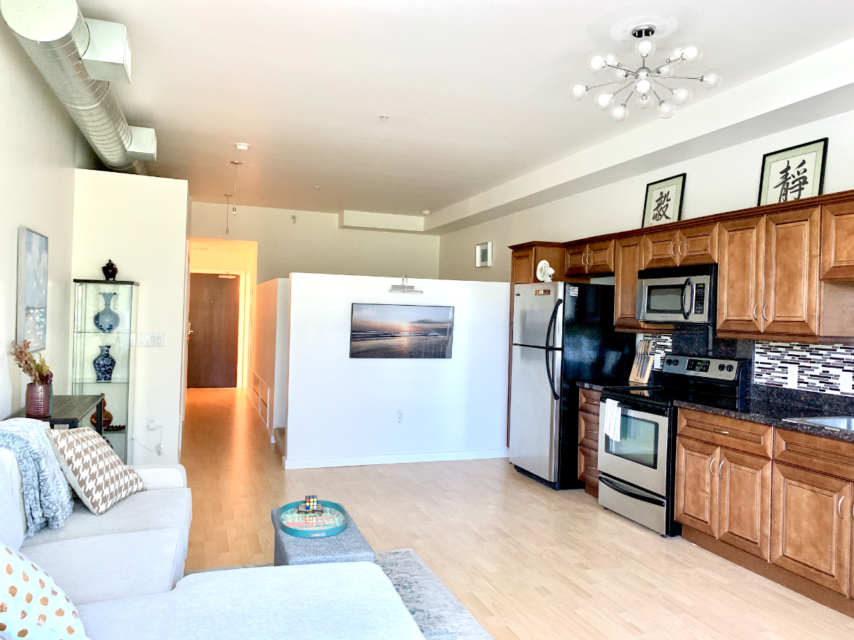 Large Unit with Astonishing View, WD/AC/Parking - Photo 4