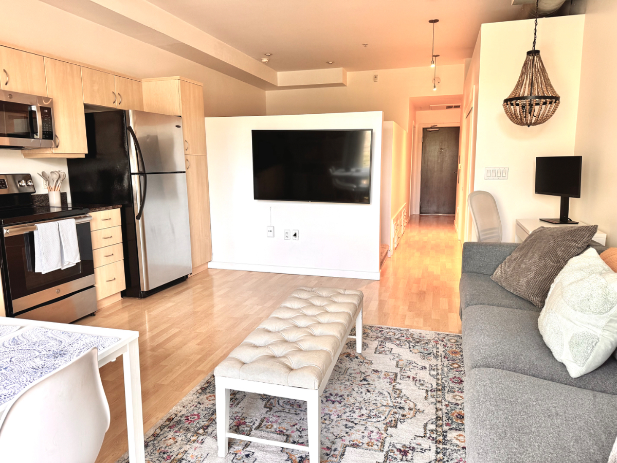 Large Unit with Astonishing View, WD/AC/Parking - Photo 2