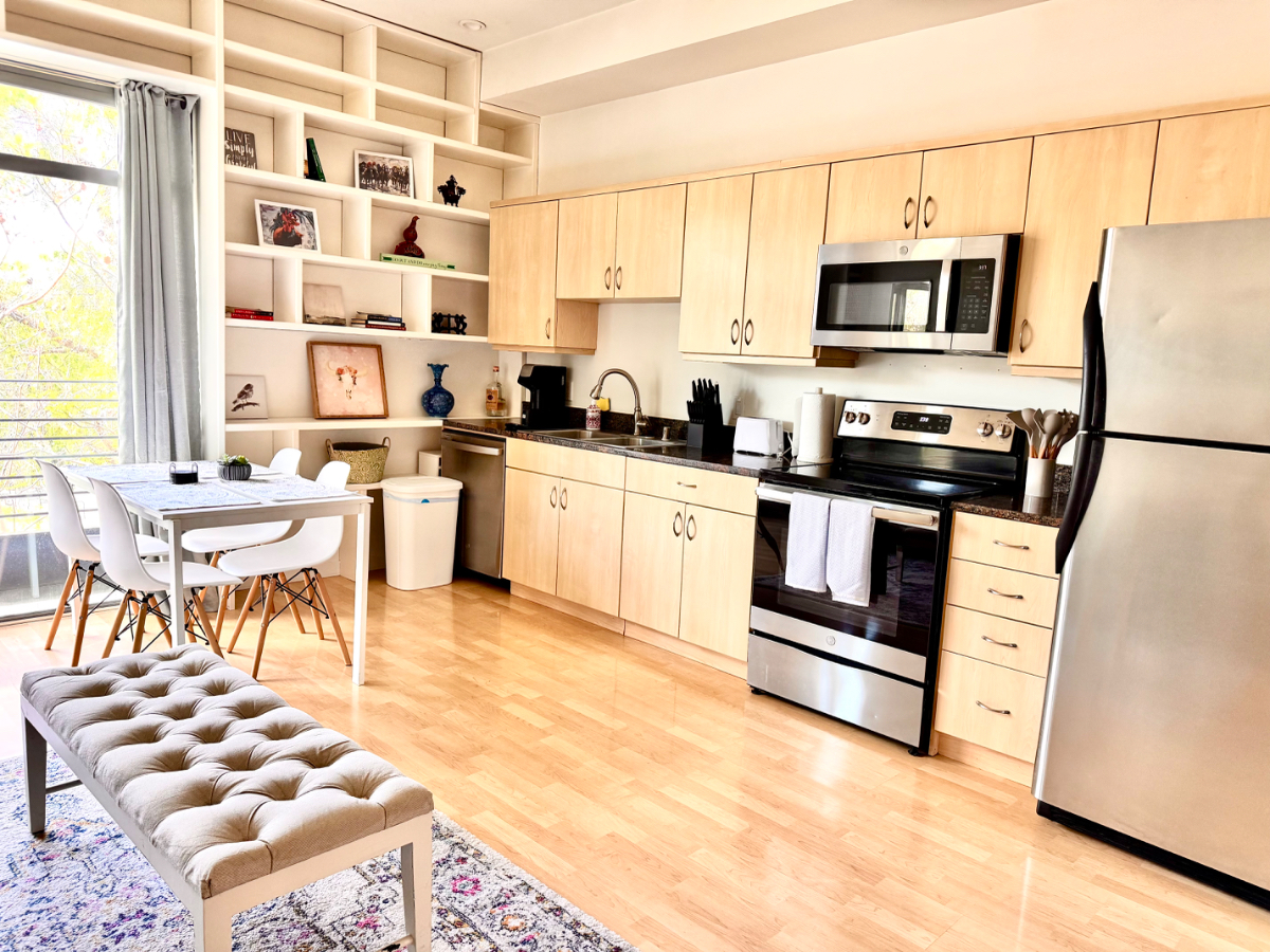 Large Unit with Astonishing View, WD/AC/Parking - Photo 6
