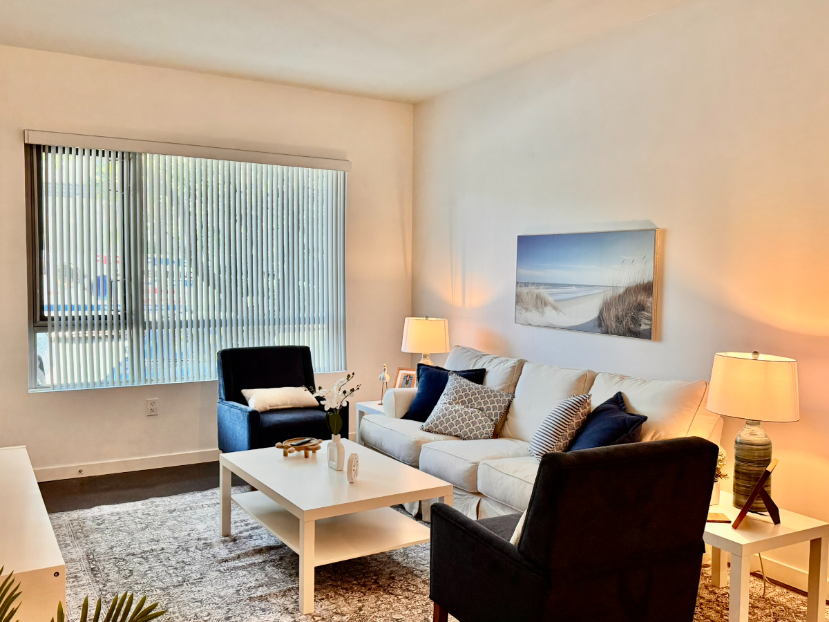 Large Unit with Astonishing View, WD/AC/Parking - Photo 3