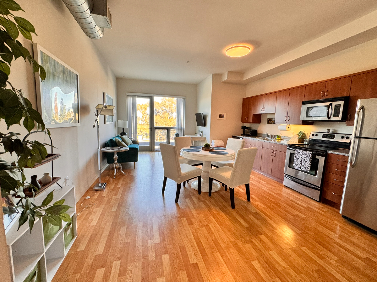 Park View Studio, WD/AC/Free Parking, Walk to All