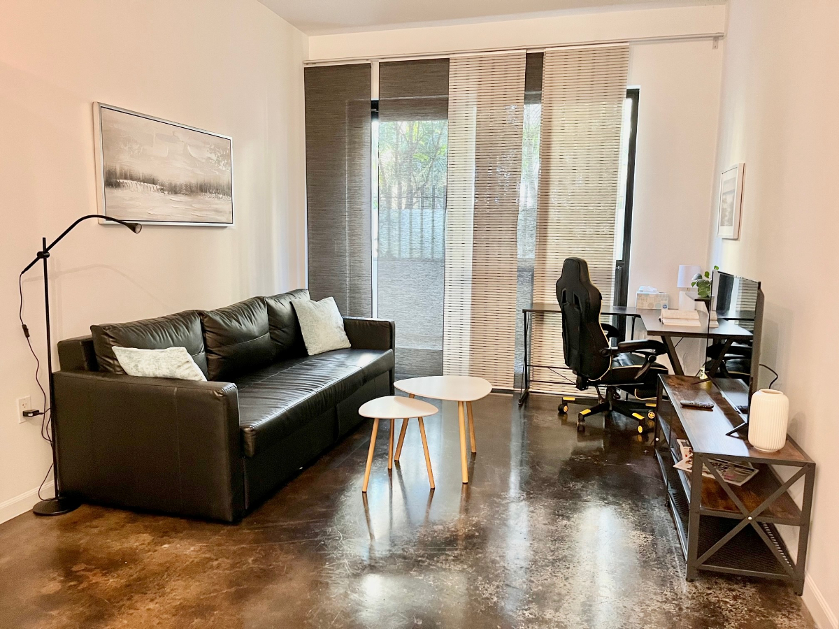 Large Unit with Astonishing View, WD/AC/Parking - Photo 1