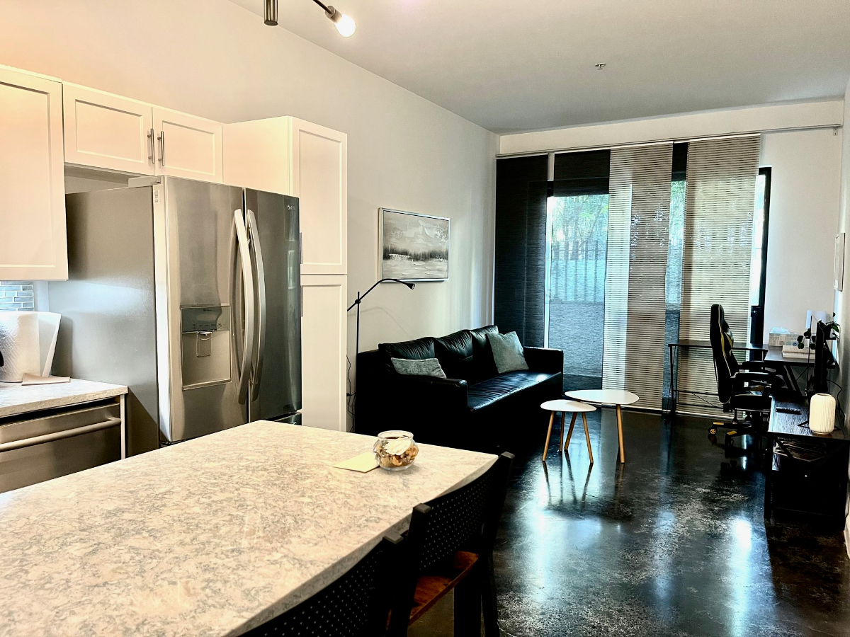 Large Unit with Astonishing View, WD/AC/Parking - Photo 6