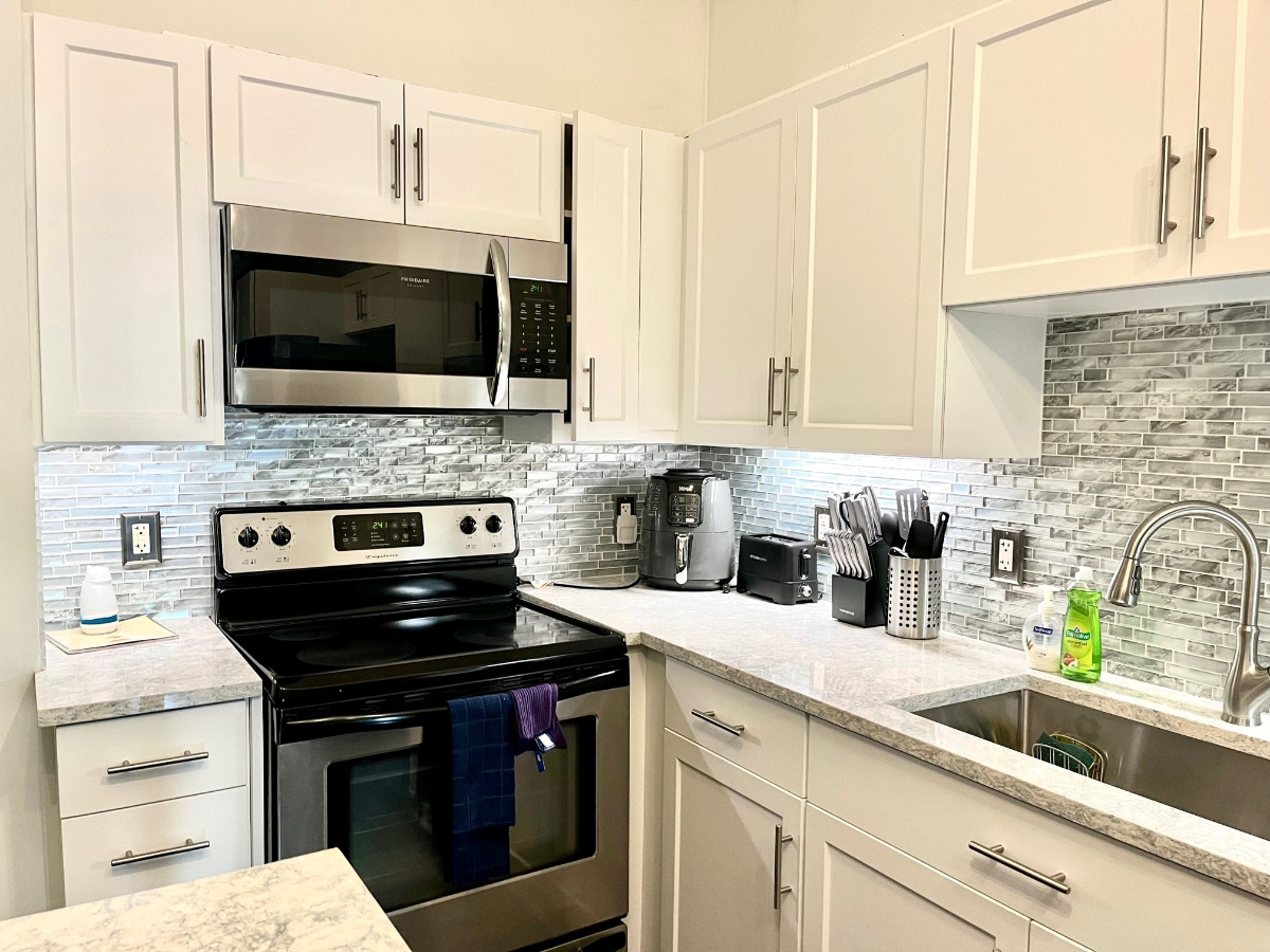 Large Unit with Astonishing View, WD/AC/Parking - Photo 4